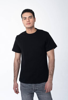 Чёрная мужская футболка