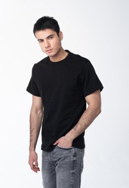 Черная мужская футболка с лайкрой